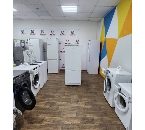 Холодильник Indesit SB 15040