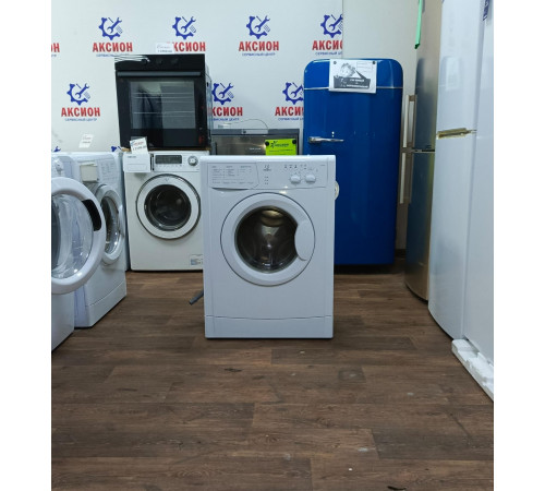 Стиральная машина Indesit WIUN 105 (CIS) Стиральная машина Indesit WIUN 105 (CIS)