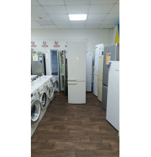 Холодильник  BOSCH KGS39X25